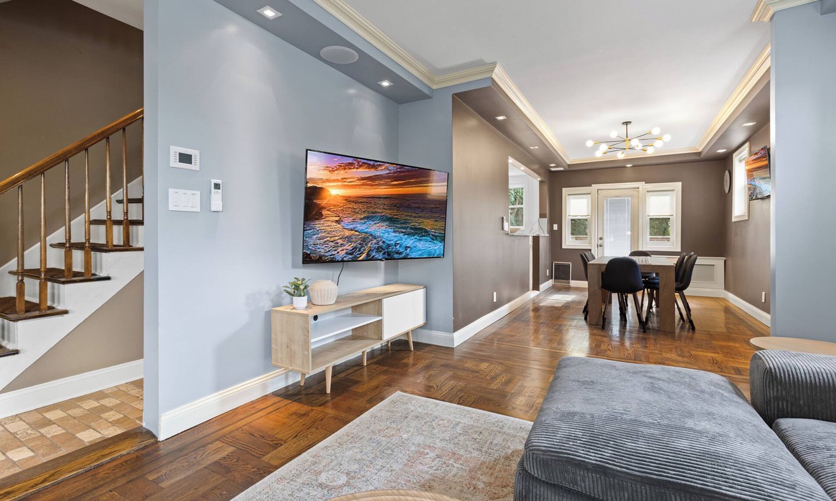 East Flatbush House | New Spacious 3 Bedrooms Home Near Hospitals