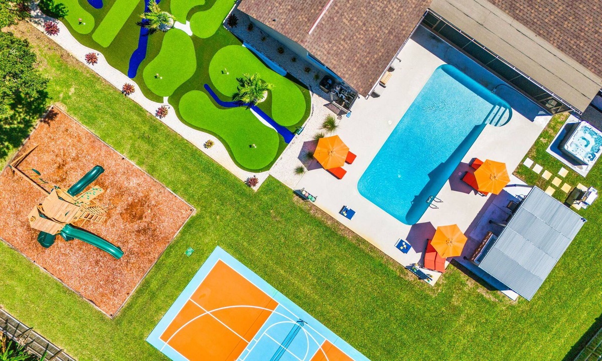Clearwater House | NEW & Spacious! Mini Golf, Pool, Hot tub, Pickleball, B-Ball, Playground+