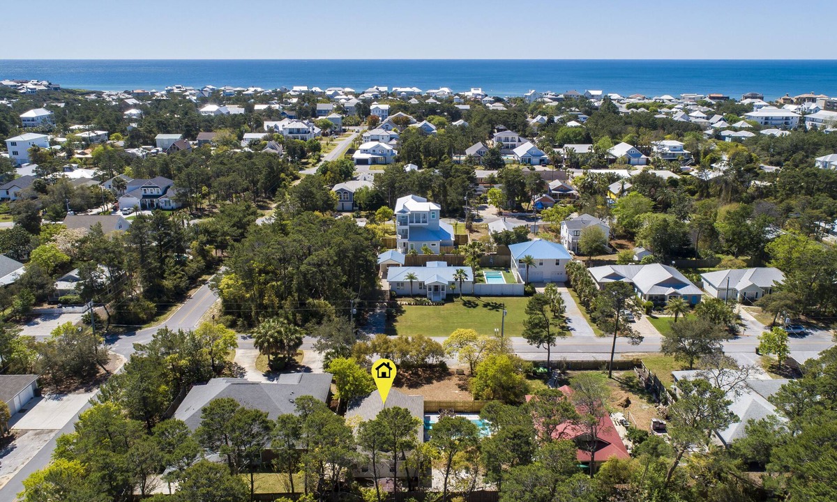 Gulfview Heights House | New to Dune Allen Realty! 10-min walk or 2-minute golf cart ride away to beach!