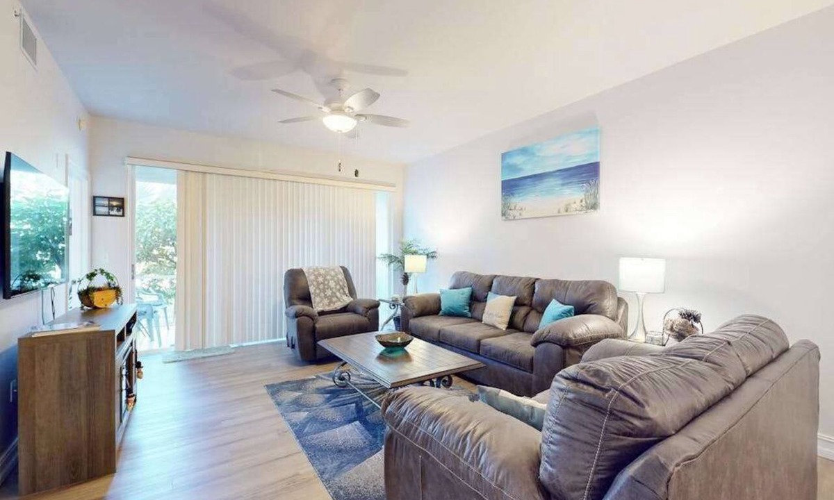 Vanderbilt Beach Condo | Newly renovated 1st-floor condo near Vanderbilt Beach with beach gear, pool, AC