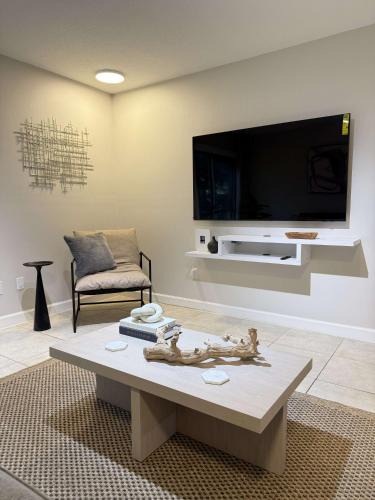 Gainesville House | Newly Renovated 2BR Near UF & Shands
