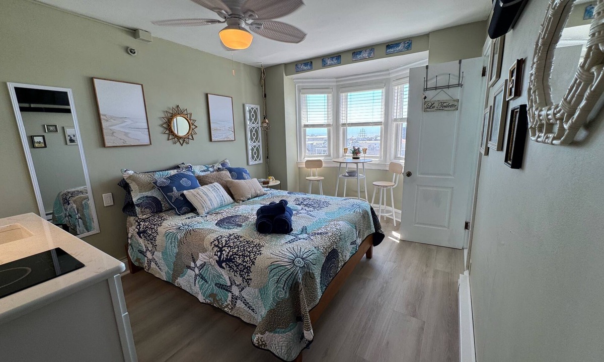 North End Apartment | Newly Updated Beach Block-500 steps to the beach-1920's Enchanted Boutique Condo