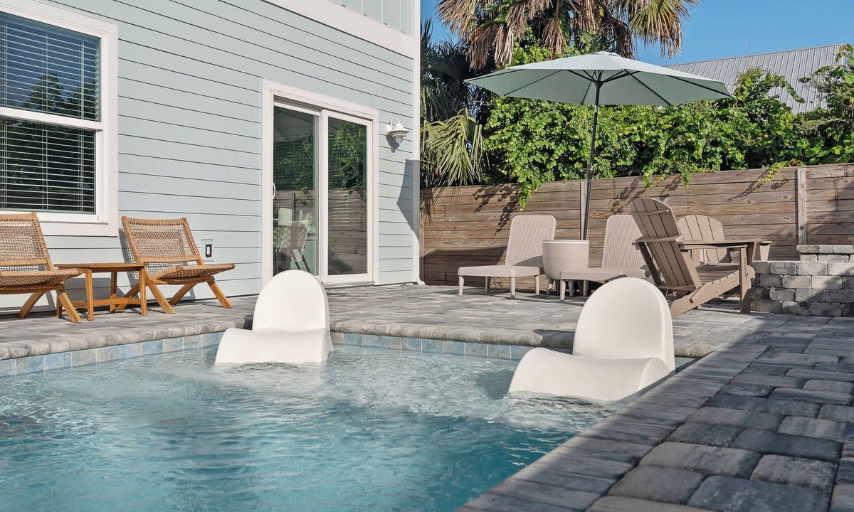 Crescent Beach House | Ocean Breeze l Pool l Steps to Beach