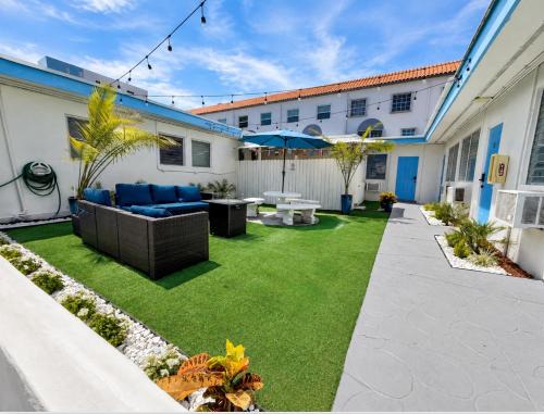 Hollywood South Central Beach Hotel | Ocean Hollywood Suites by The Gold Nests