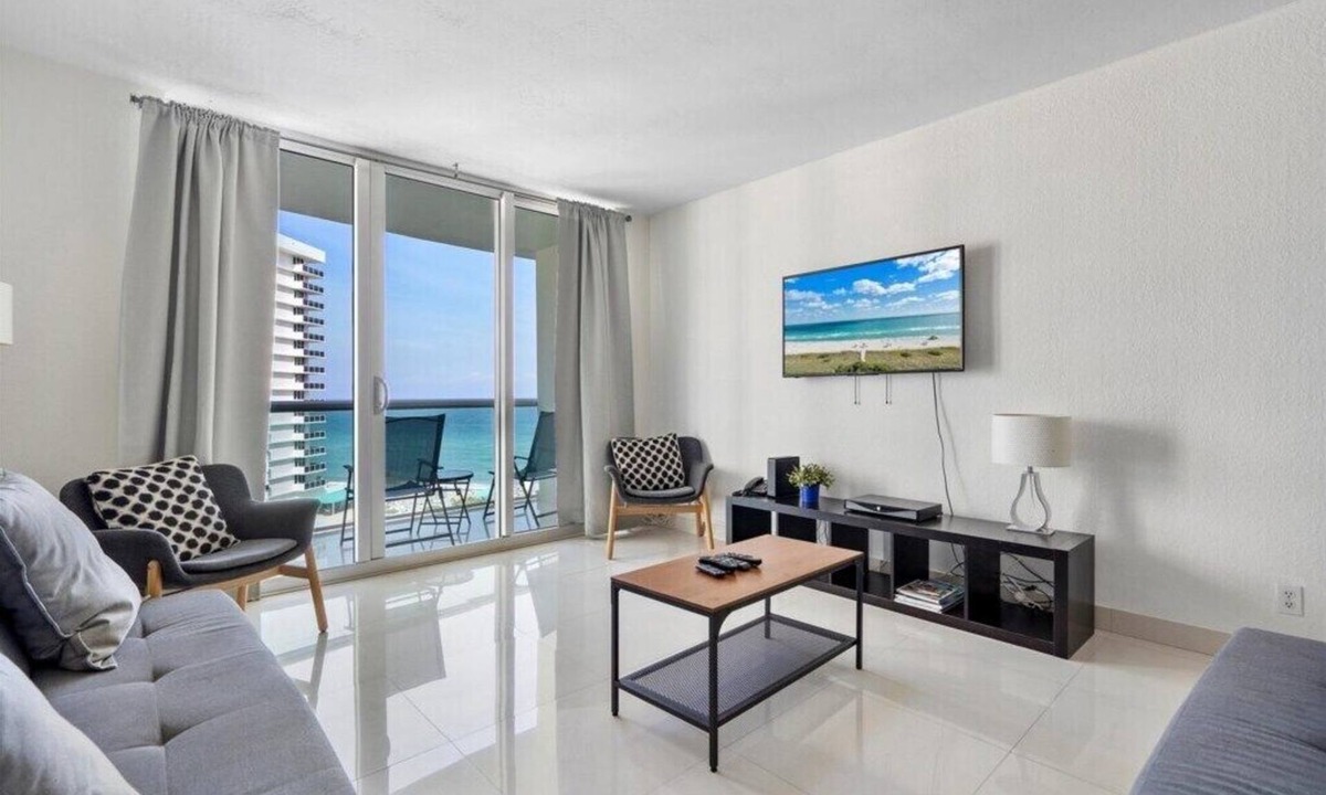 Hollywood South Central Beach Condo | Ocean View 2 Bedroom Luxury Suite at The Tides Hollywood