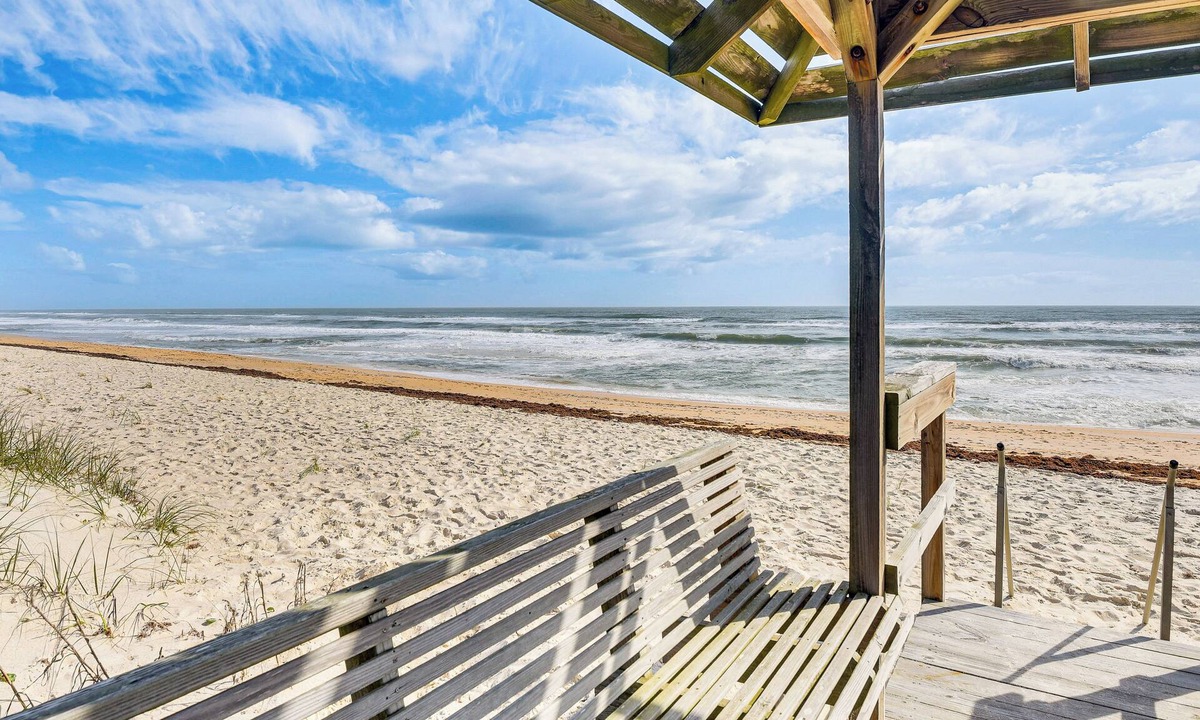 Marineland Acres House | Ocean Views + BBQs: Group Getaway in Palm Coast!