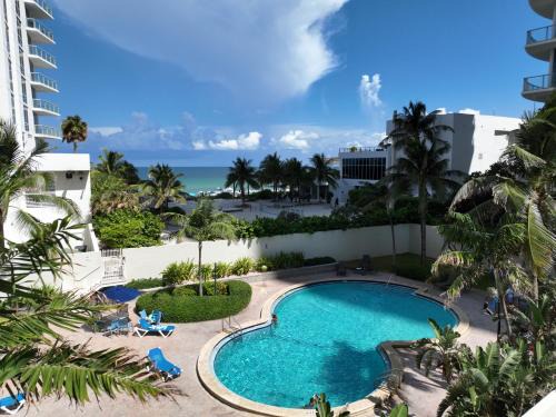 Hollywood South Central Beach Apartment | Oceanfront Condo - Ocean Views, Pool, Gym Hollywood Beach