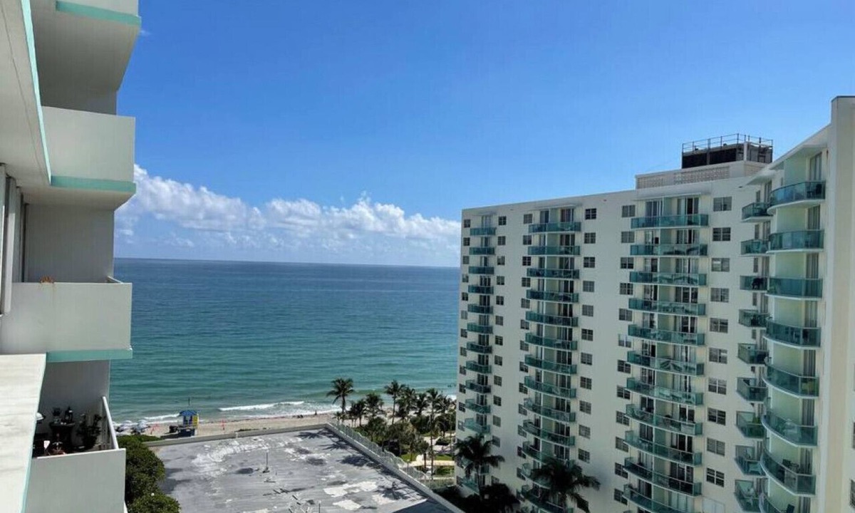 Hollywood South Central Beach Condo | Oceanfront Luxury Escape | Modern 1-Bedroom Suite | Sleeps 6