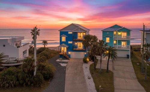 Painters Hill House | Oceanfront Pet Friendly Beach Home 4BR,4BA Balconies Private Beach Walkover
