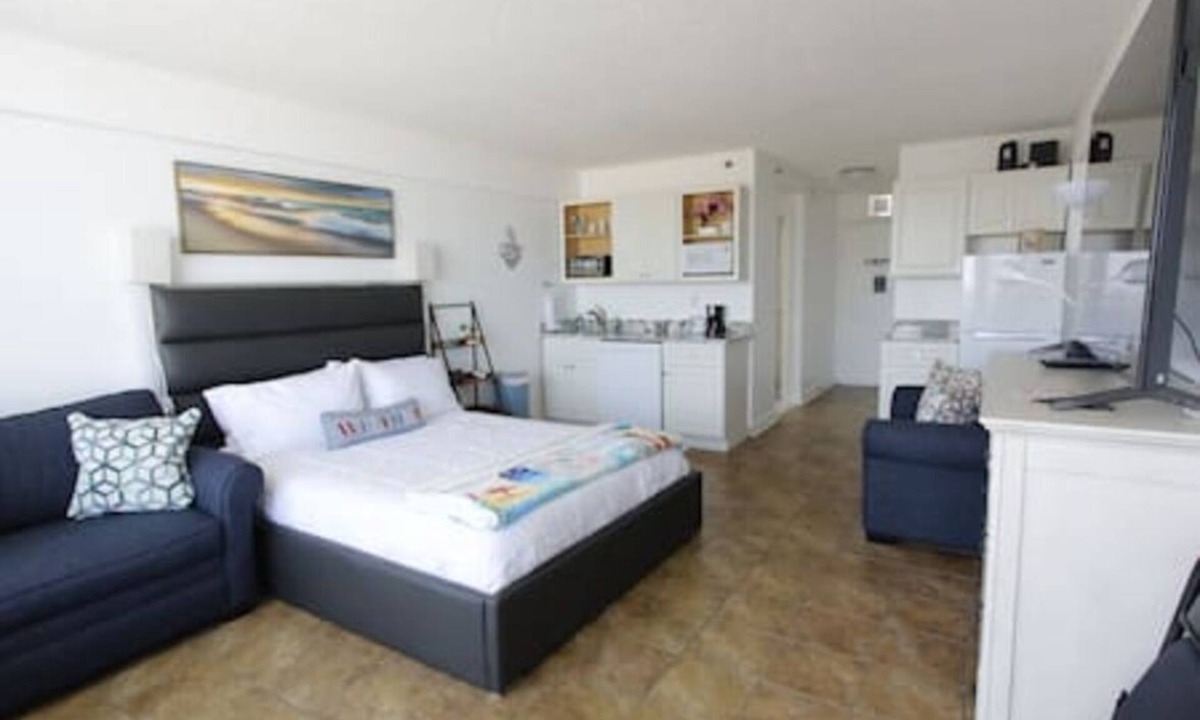 East Daytona Apartment | Oceanfront Retreat, Direct Beach Access, Pool, Sunrise Ocean Views