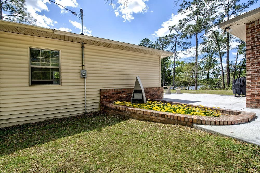 Sopchoppy Cottage | Ochlockonee River Cottage with Scenic Island Vista in Wakulla County, FL