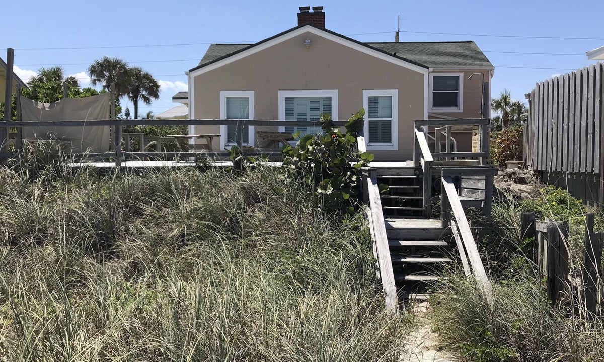Interchange Square House | Old Florida Oceanside Comfort