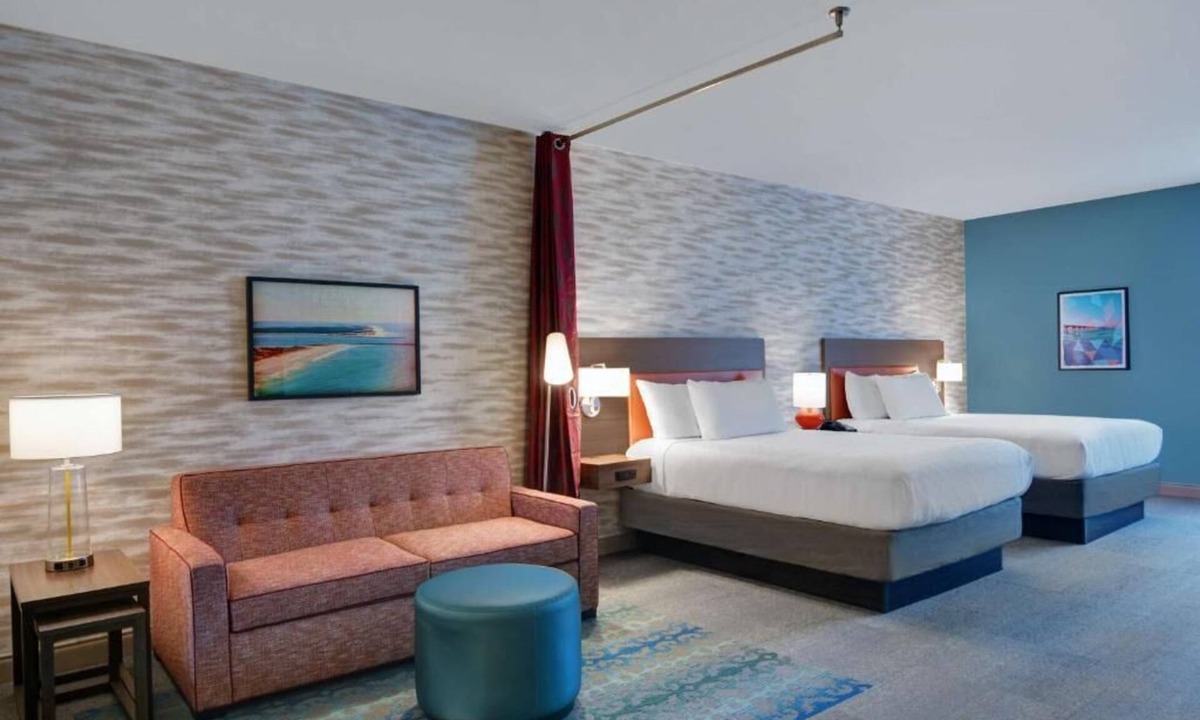 Upper Grand Lagoon Hotel | Onsite Pool and Gym, 2 Queen bed w/Kitchenette + Breakfast Included