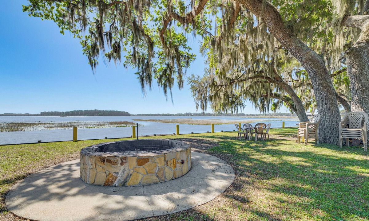 Hernando Cottage | Paddle, Fish & Swim! Hernando Lake Cabin