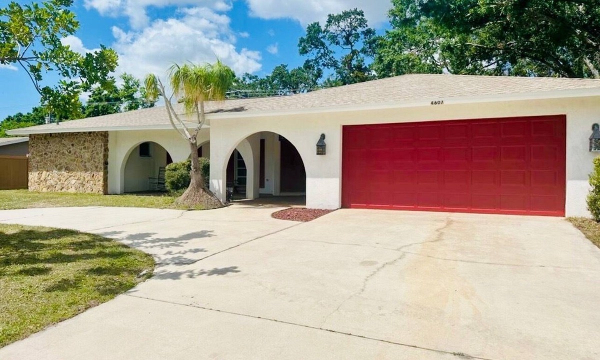 Trailer Estates House | Palm Aire Luxury Retreat - Golf, Beaches, Siesta Key & Sarasota Attractions