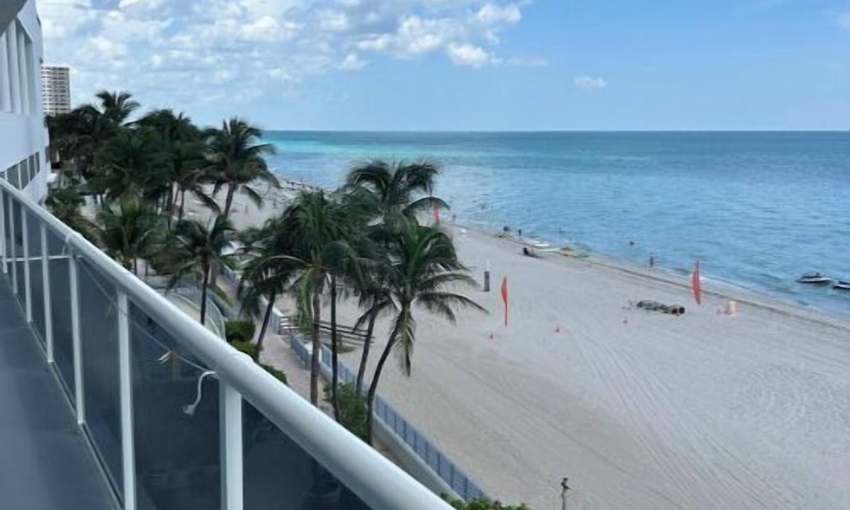 Hollywood South Central Beach Condo | Panoramic Beachfront Views!