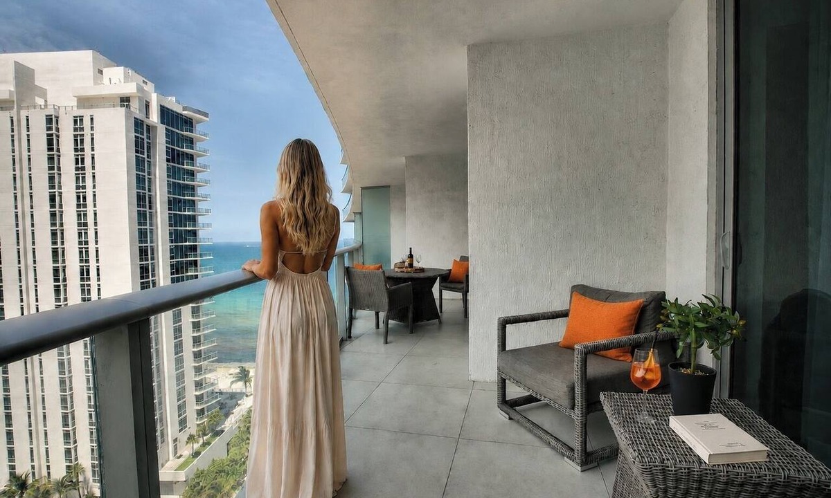 Hollywood South Central Beach Condo | Paradise Beachfront Intercoastal and Ocean View-CS46