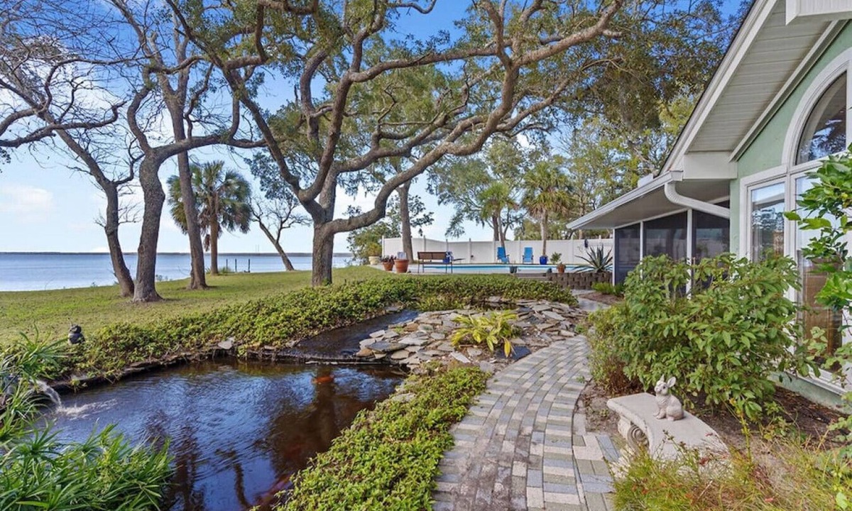 Magnolia Bluffs House | Paradise On The Bay - 4 bed 3 bath, Hot Tub, Large Pool!