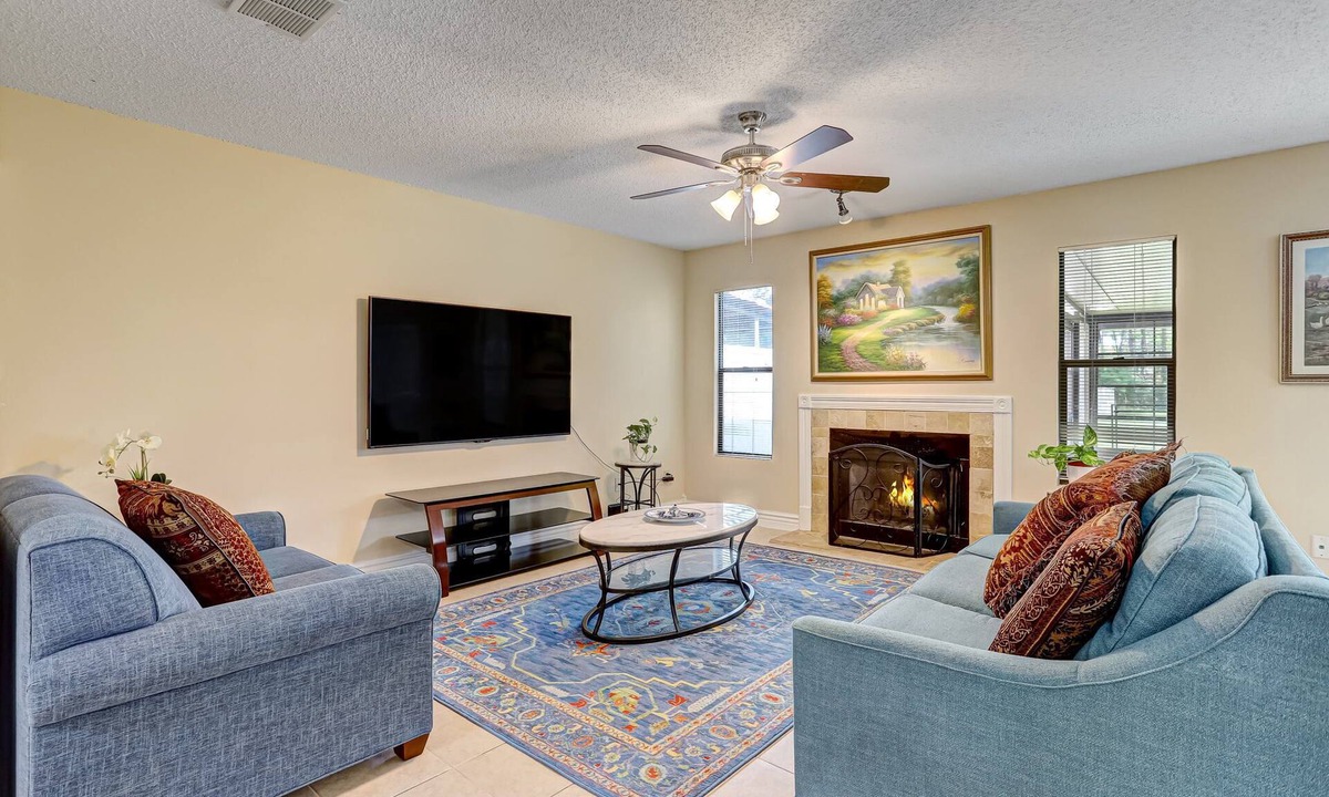 Sunbeam House | Patio Paradise, 2 Bedrooms, 3 Full Bathrooms, Screened patio, Large Backyard