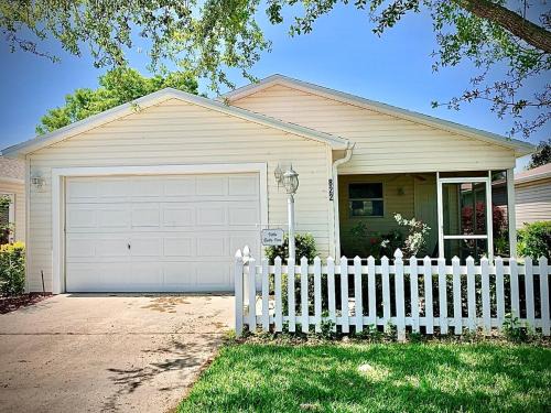 The Villages Villa | PATIO VILLA w GOLF CART CLOSE TO LAKE SUMTER LANDING
