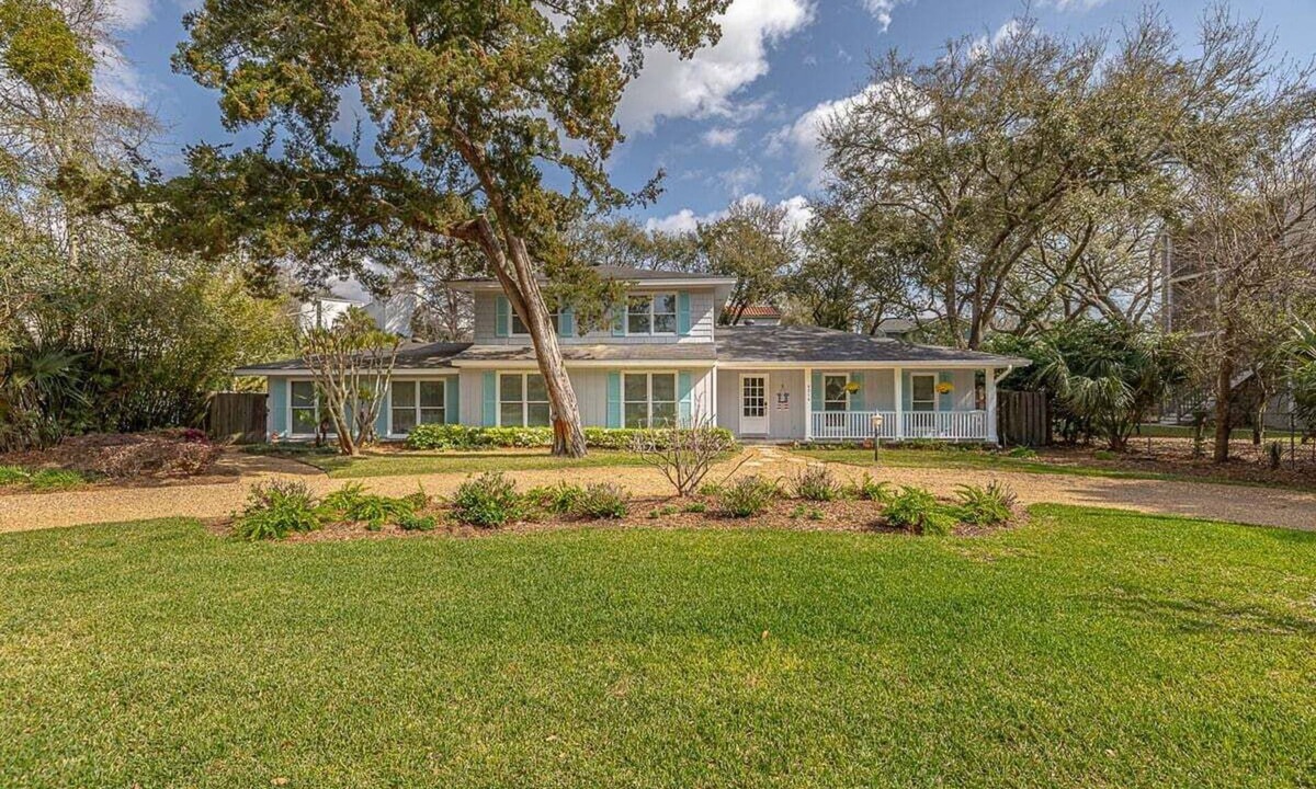East Beach House | Peace of the Beach | 7BR East Beach St. Simons Island Rental with Pool