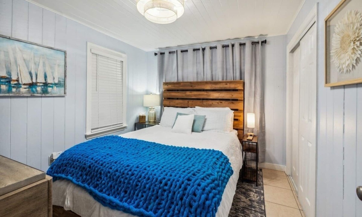 South Sarasota Cottage | Peaceful Cottage Near Siesta Key Beach