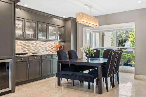 Tierra Verde House | Peaceful Haven Waterfront Home