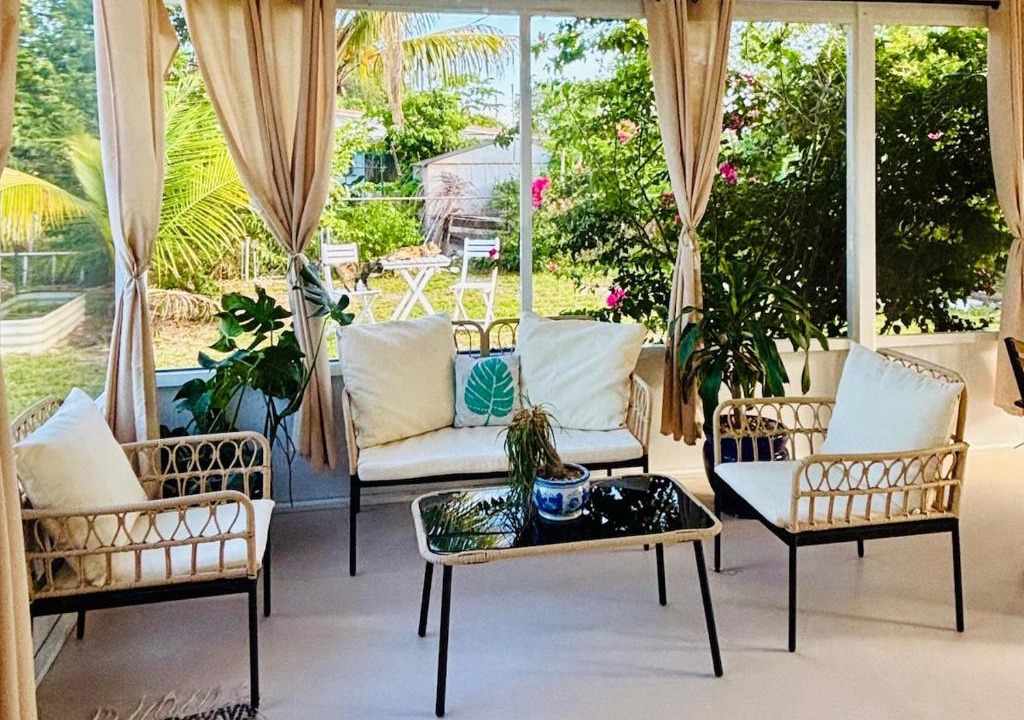 West Park Apartment | Peaceful Outdoor Retreat