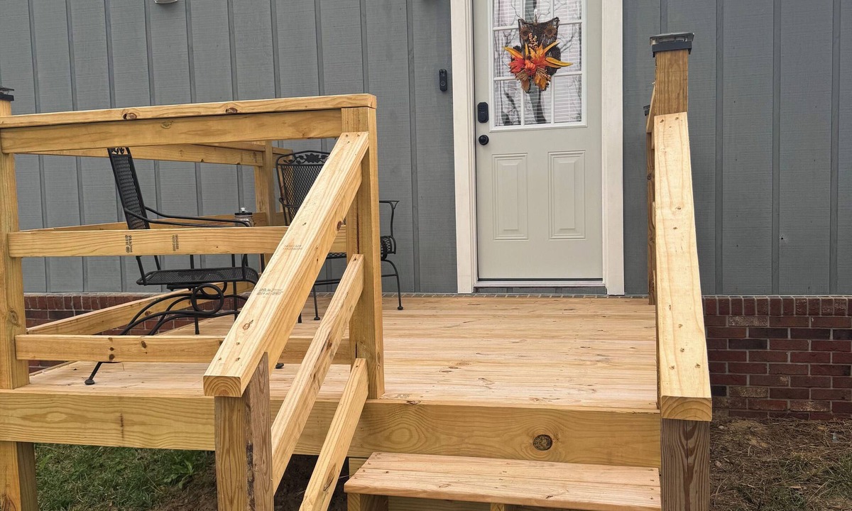Reidsville Apartment | Peaceful Suite with private deck, master bedroom/bathroom with walk in shower.