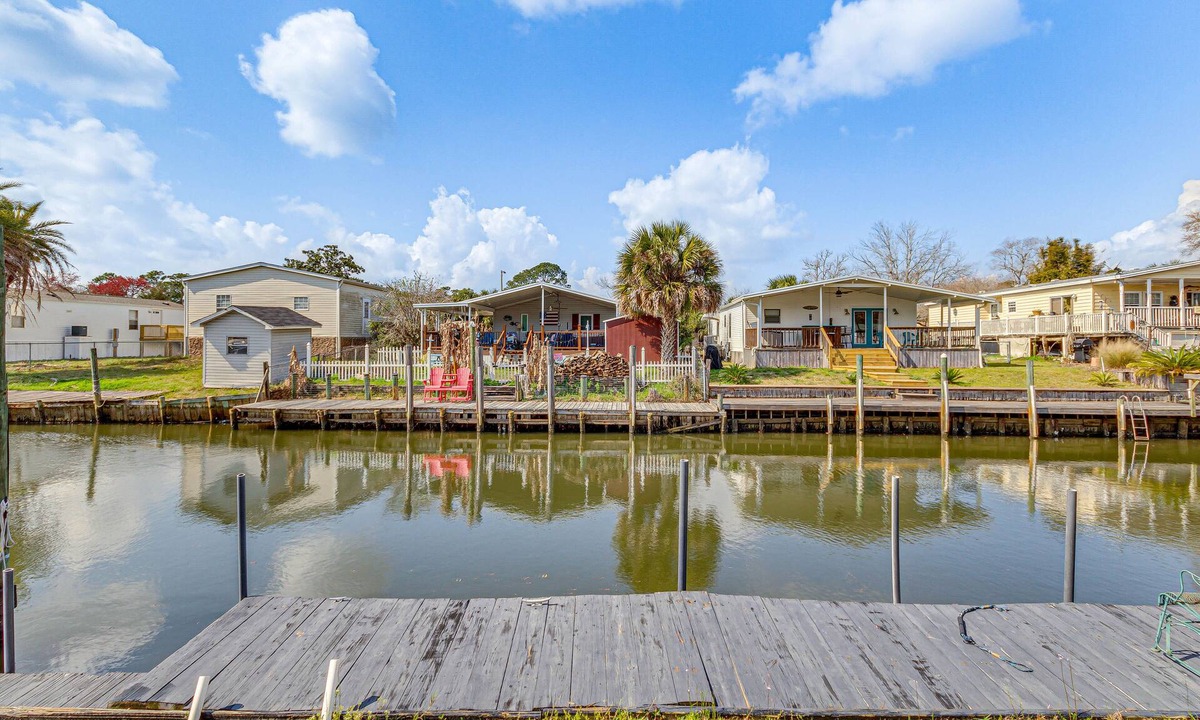 Pensacola House | Pensacola Home w/Private Dock - 7 Mi to Beaches