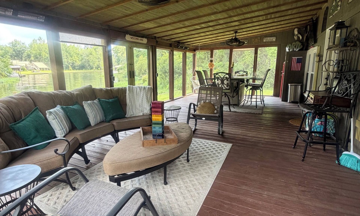 Cordele House | Perfect Lake Blackshear Family Escape with Big Screen Porch & Outdoor Fun Galore