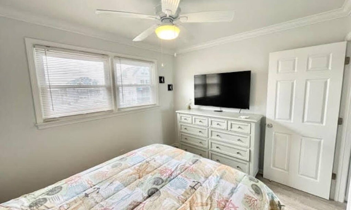Brigantine Condo | Perfect Location 2 BR w/bay views! 1 block to beach! Winter rentals 40% off!