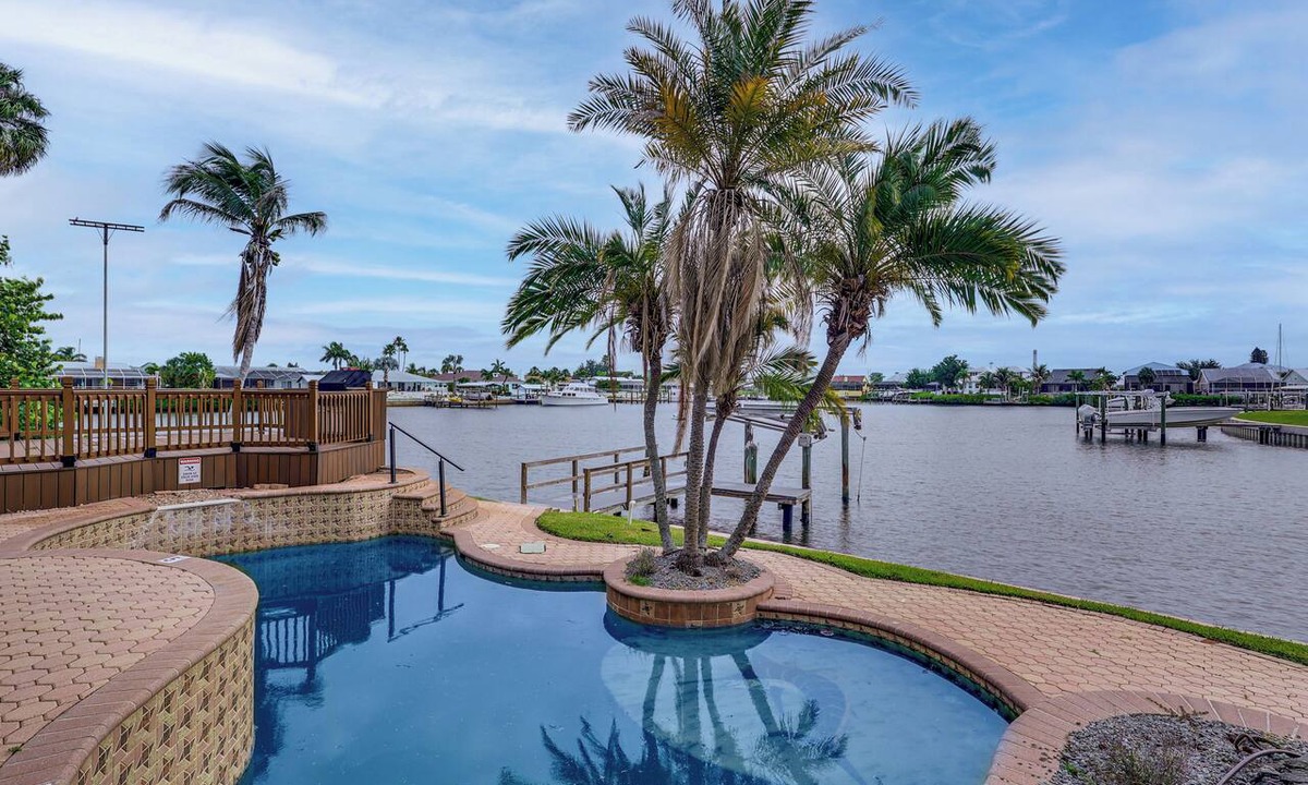 Apollo Beach House | Pet Friendly! Canal-Front Apollo Beach Gem w/Pool