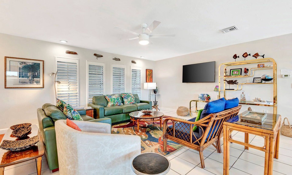 Bay Harbor Estates House | Pet-Friendly Canal Pool Home & Boat Dock