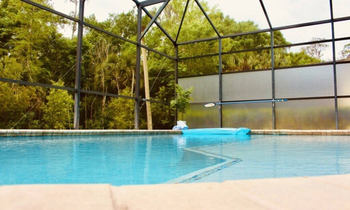 Cumbrian Lakes House | Pet Friendly Cumbrian Lakes Home with Games Room/Spa