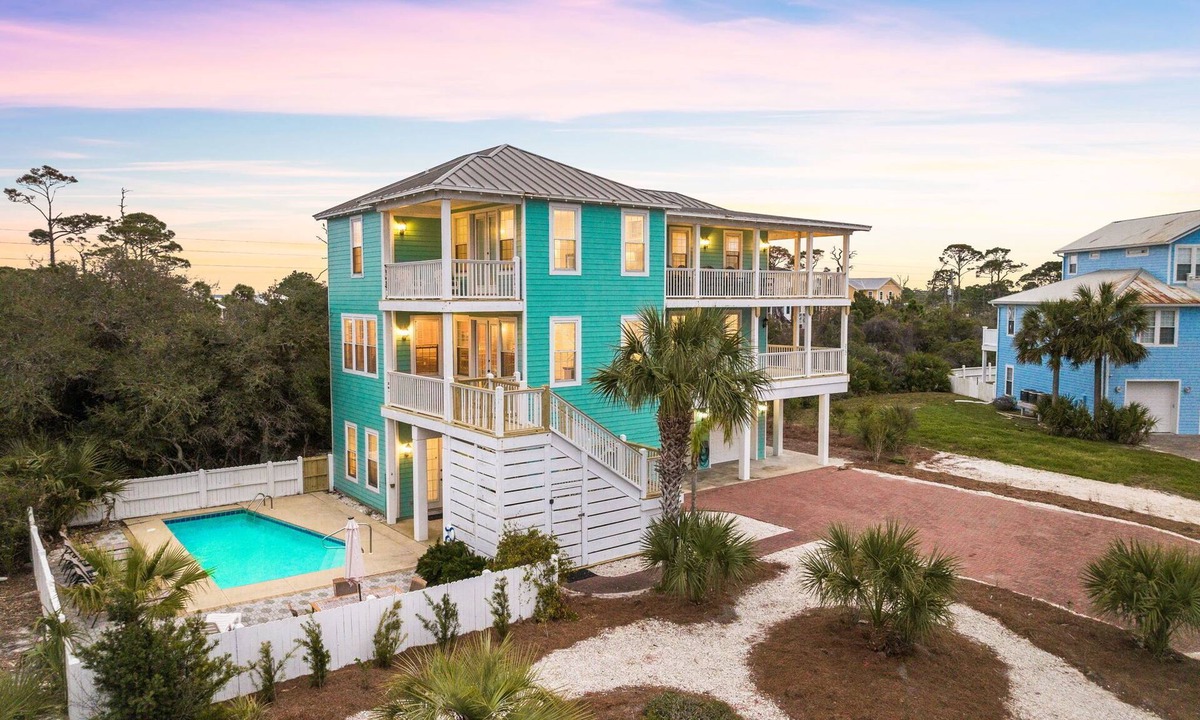 Seagrass House | Pet-Friendly Escape with Private Pool