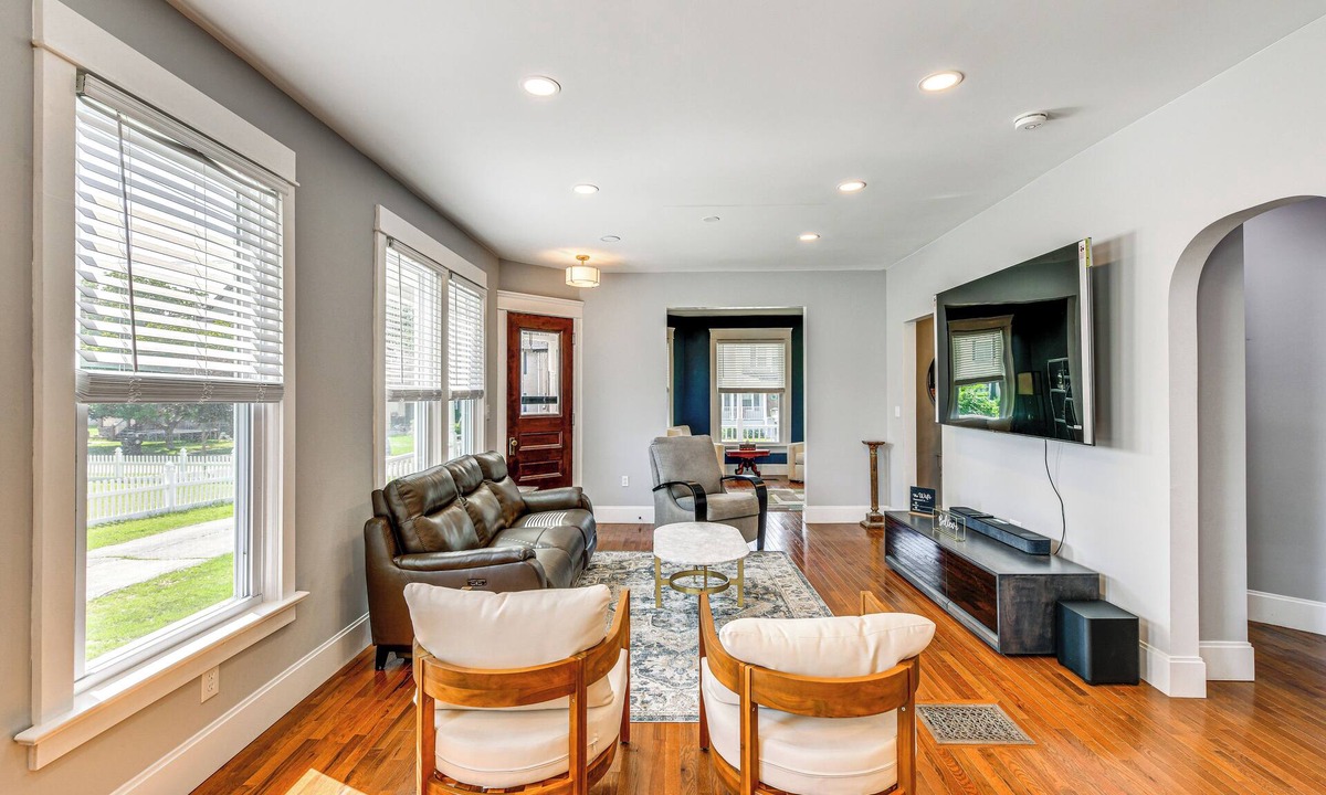 Lancaster House | Pet-Friendly Lancaster Home 13 Mi to Dtwn Buffalo