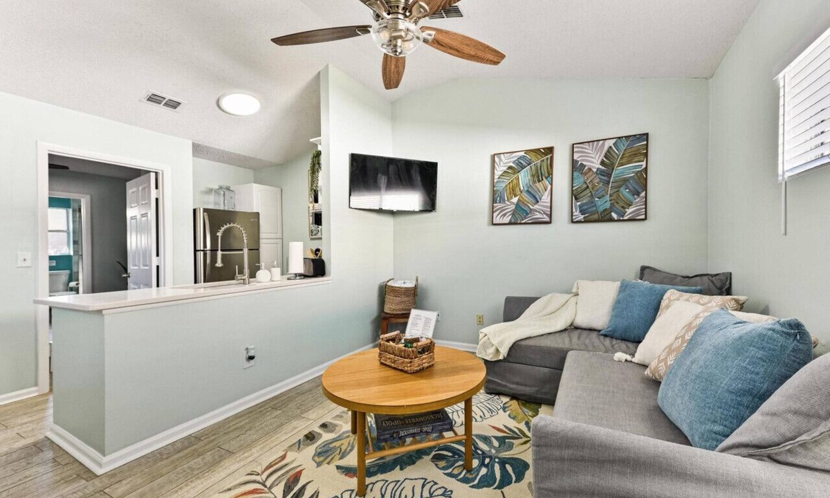 Jacksonville Beach House | Pink Dolphin 3| Beachside Cottage| Walk Everywhere