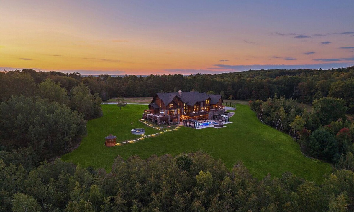 Middletown Villa | Pinnacle Pointe by Relaxtay | 600-Acre Private Luxury Estate with Spa, Pool, Theater & Lake