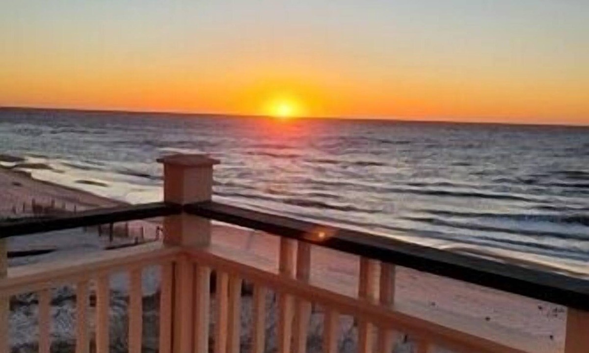 Magnolia Bluffs House | Plantation at St George Island Fl. Beautiful beach view from all bedrooms