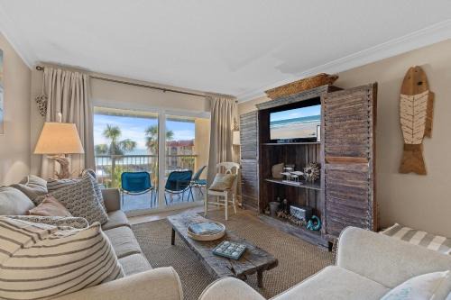 Point East House | Point East 314