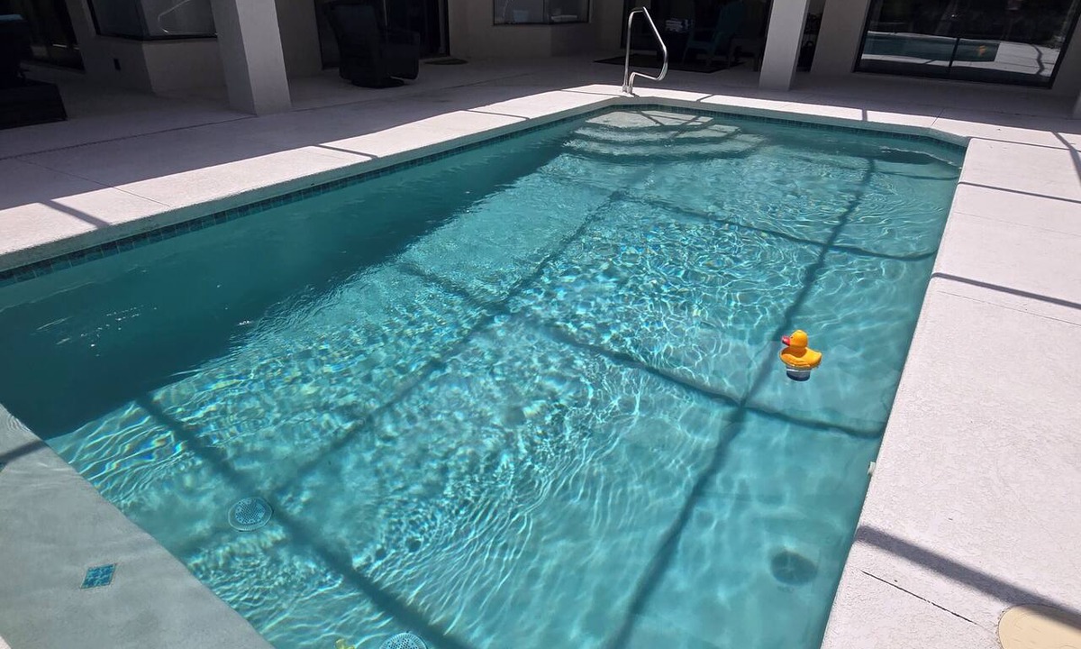 Crystal River House | Pool, 3/2, River front, come stay at the Lazy Gator, dock your boat!