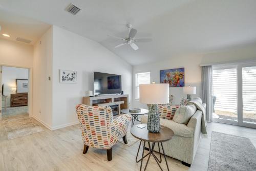 Wildwood House | Pool Access, Patio & Grill: Sunny Florida Escape!