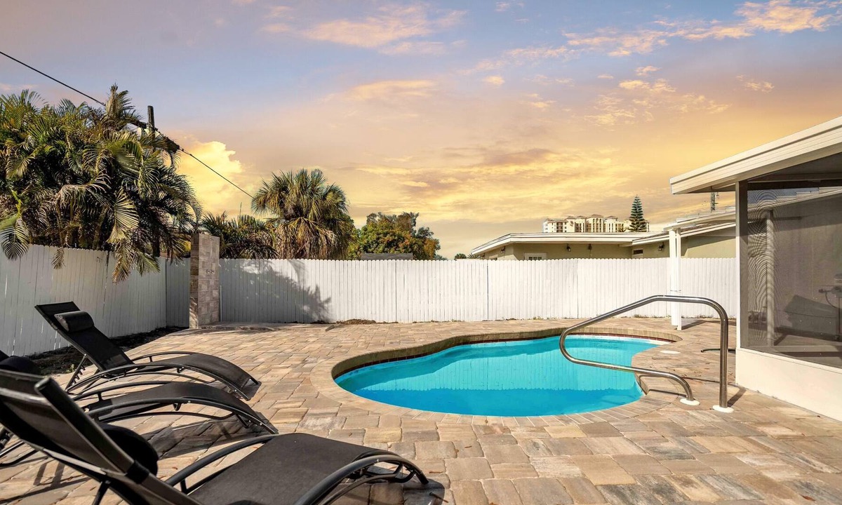Sun Bay South House | ⭑Pool-BBQ Grill-Fire pit-Ping Pong- Beach⭑