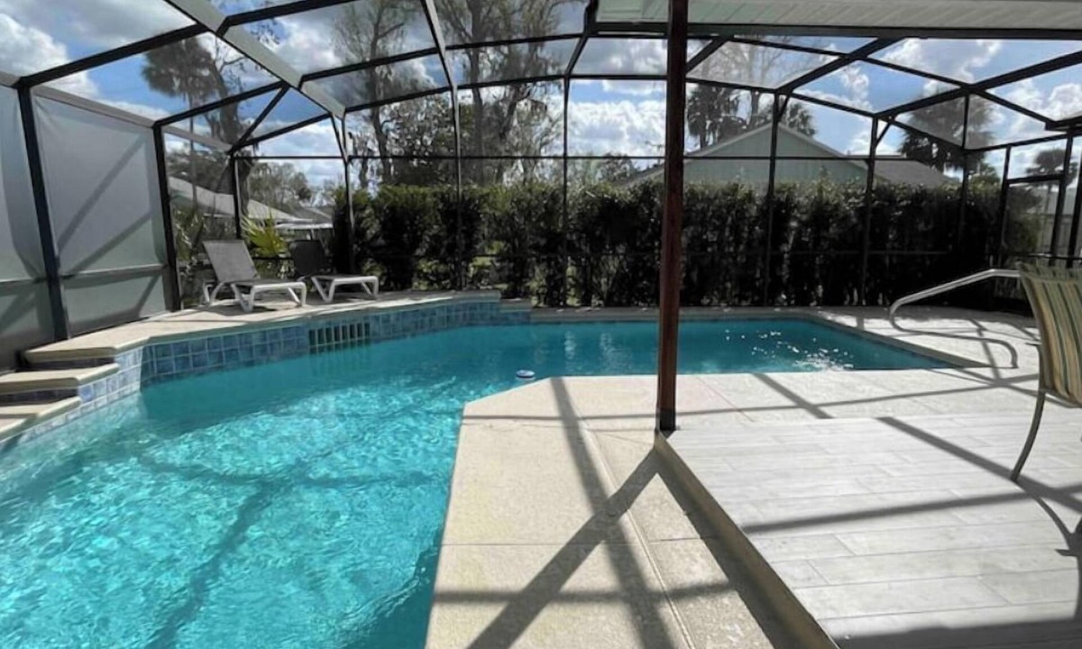 Deep Forest Village House | POOL House+Garage. Bring your Bikes! + 3Bed/2Bath
