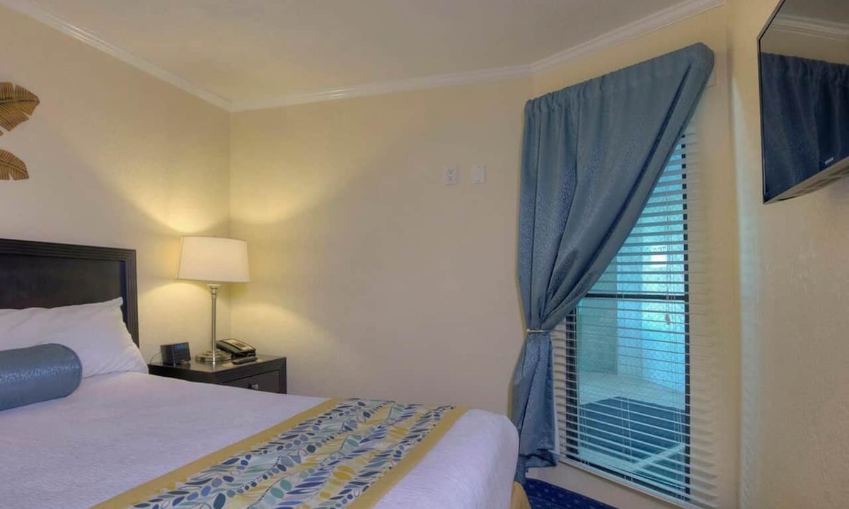 Rocky Point Condo | Pool View 1BR Condo w/Private Beach Access