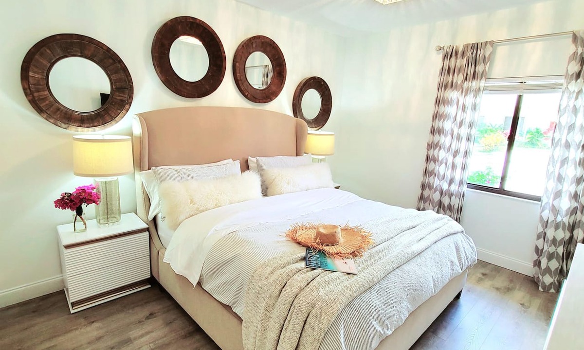 Bella Vista Condo | POSHPADZ - Sandpiper Villa - Walk to Jupiter Beach