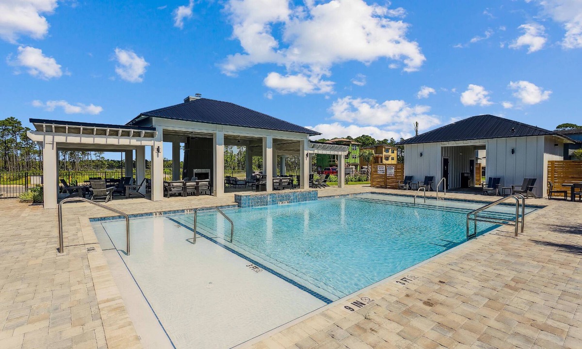 Ono Island House | Private Hot Tub| Community Pool| Boat Docks| Perdido Beaches| Yard Games| Close to NAS| Free Golf