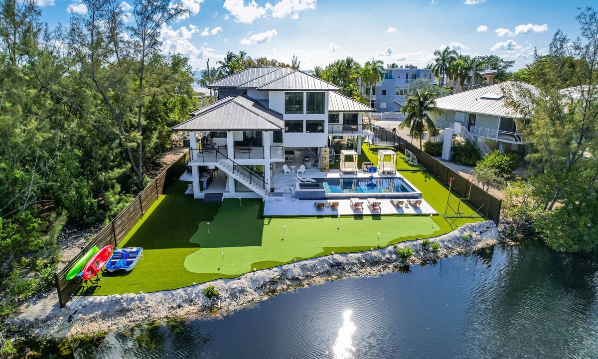 Buccaneer Point Villa | Private Oasis Retreat Pool Villa