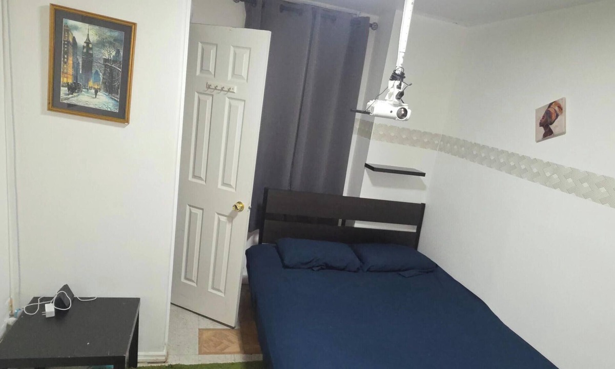 Queens Apartment | Private Suite & Bath 10 min JFK Flexible Terms